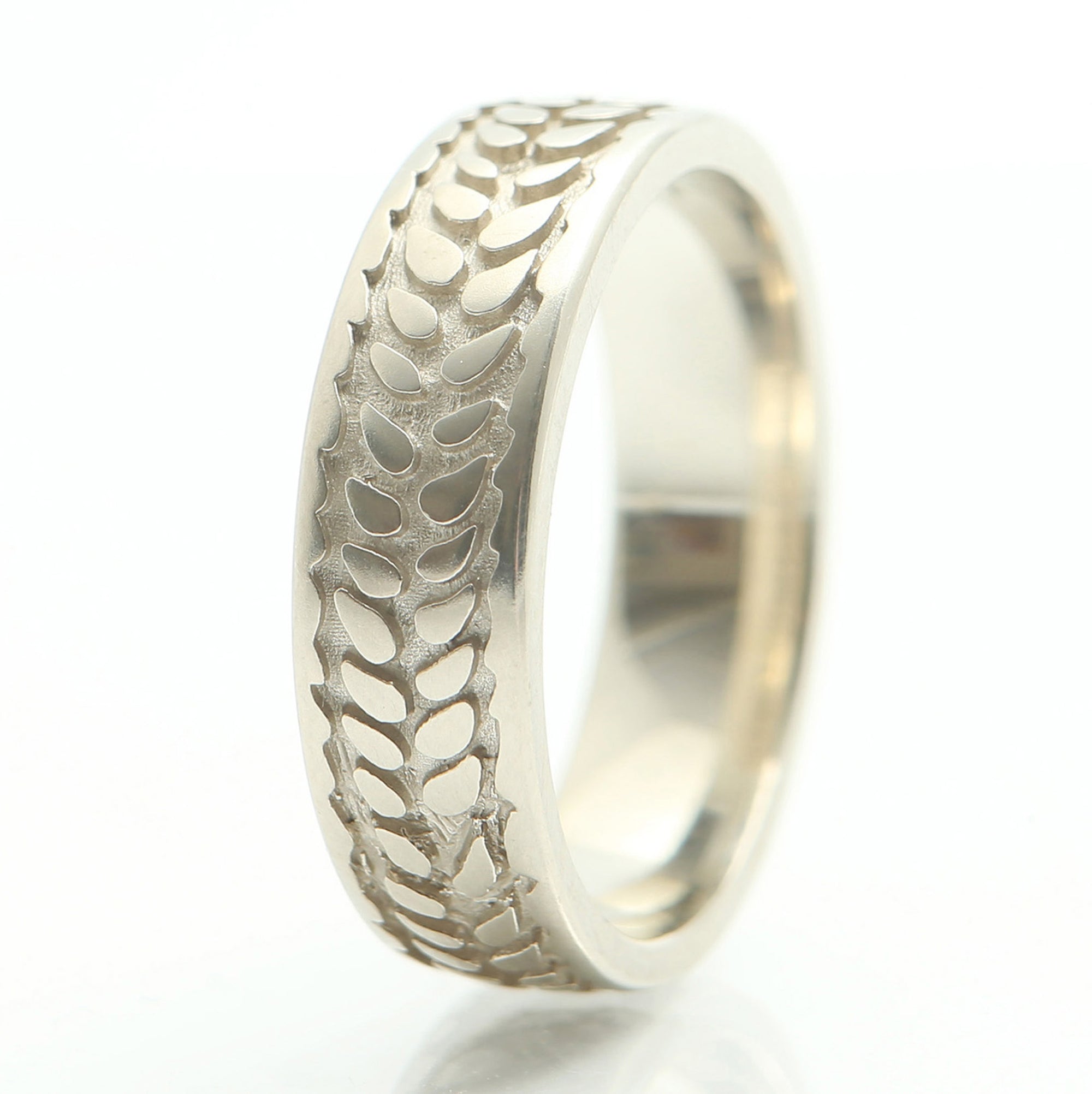 Barley Ring in Narrow 14k Yellow or White Gold